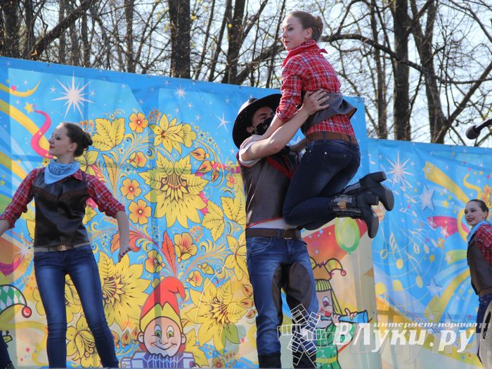 Традиционная весенняя ярмарка прошла в Великих Луках