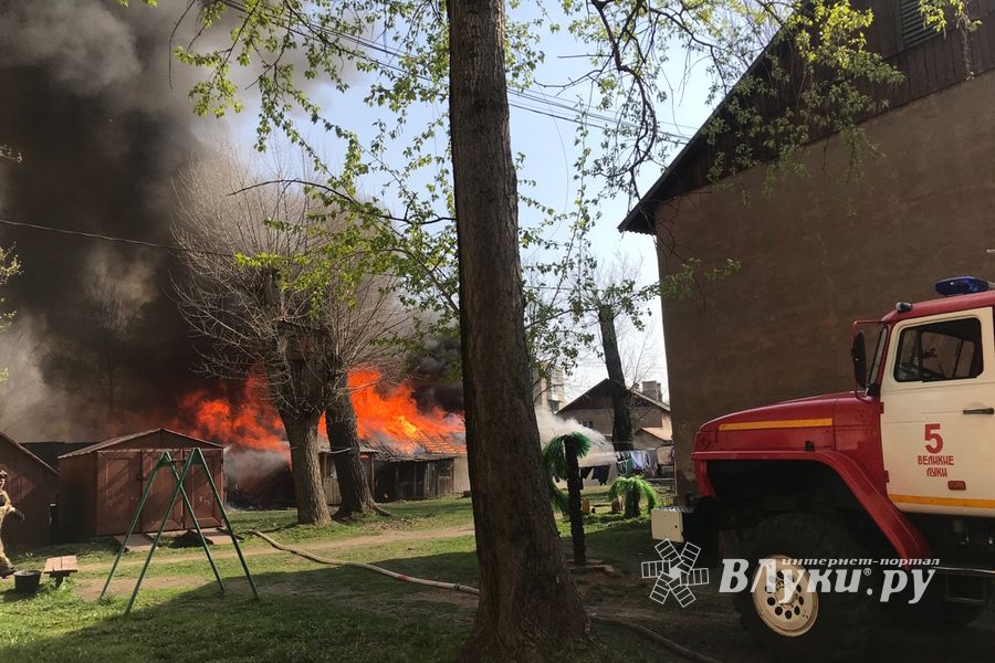 Пожар в проезде Нелидовском (ФОТО; ВИДЕО)