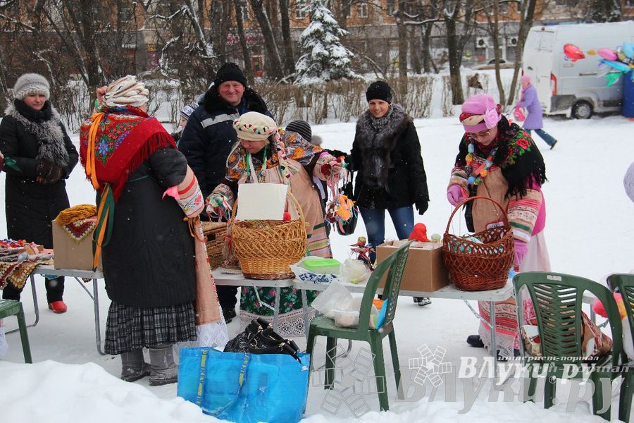 В Великих Луках встретили Масленицу