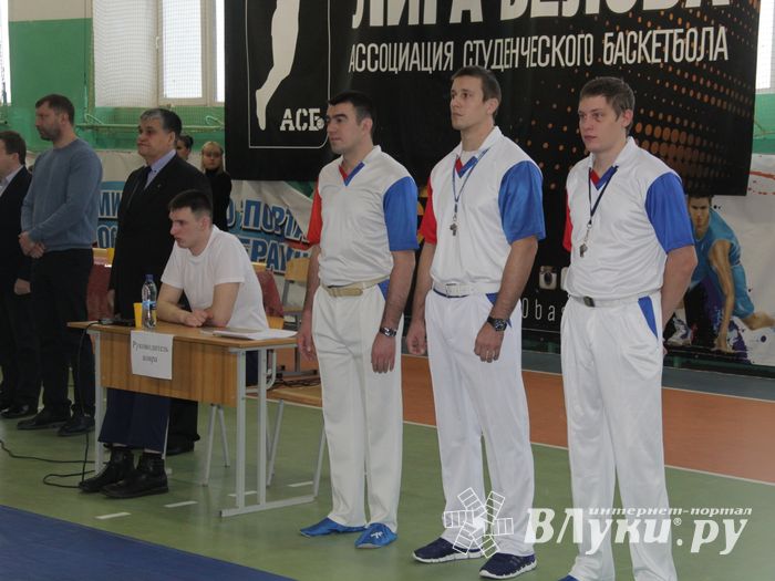 В Великих Луках прошел турнир по самбо, посвященный подвигу Александра Матросова (ФОТО)