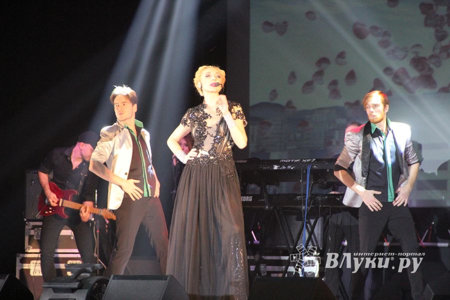 В Великих Луках состоялся концерт Кристины Орбакайте (фото)