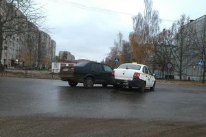 Еще одно ДТП произошло в Великих Луках в районе Дружбы (фото)