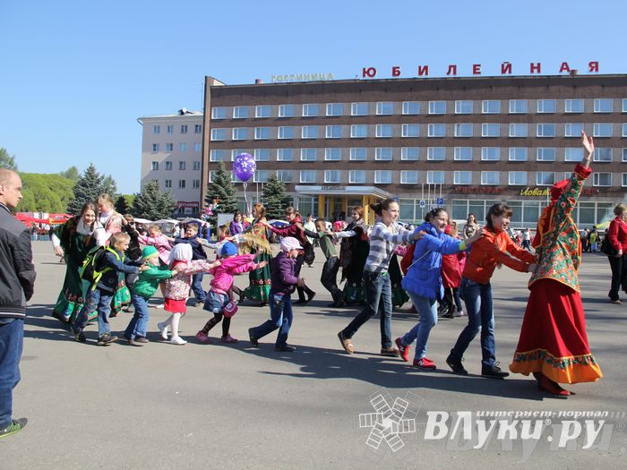 Традиционная весенняя ярмарка прошла в Великих Луках