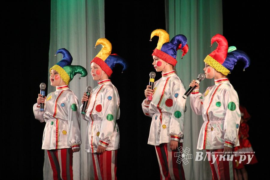 «Великолукская Веснянка» на сцене ДК ЛК