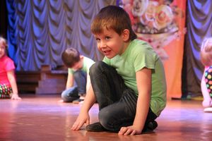 В Великих Луках прошёл «Танцевальный круговорот» для самых юных танцоров (ФОТО)