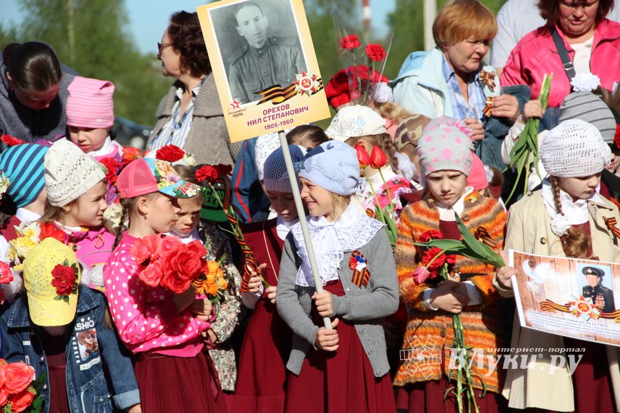 Юные великолучане почтили память бойцов Великой войны (ФОТО)