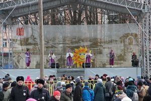 Масленичные гуляния прошли в Великих Луках (ФОТО)