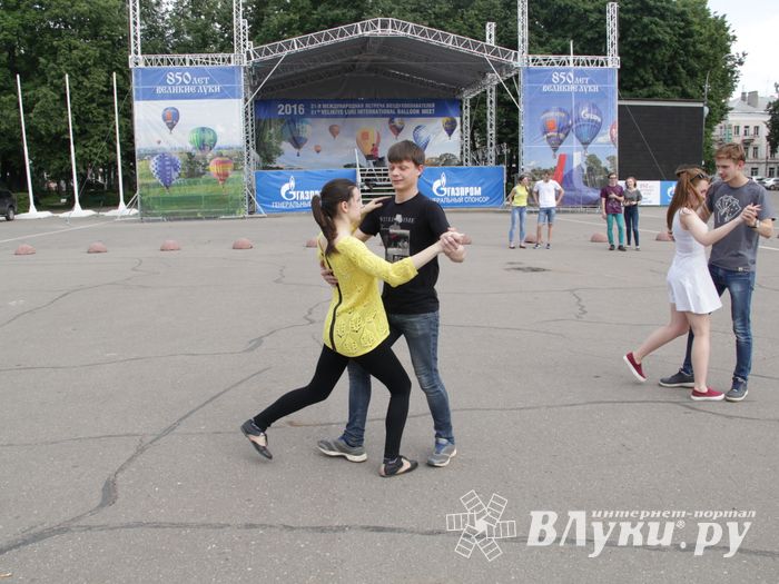 Репетиция вальса