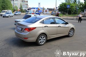 В Великих Луках подросток попал под машину