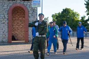 В День России Андрей Турчак принял участие в Марше Мира Воздушно-десантных войск (фото)
