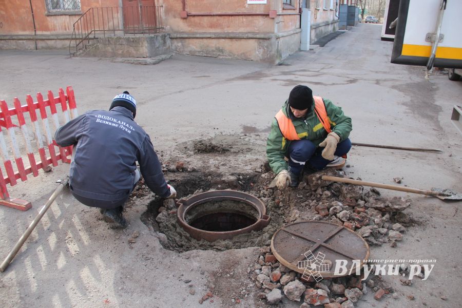 На ул. Нелидовской заменили люк на колодце (ФОТО)
