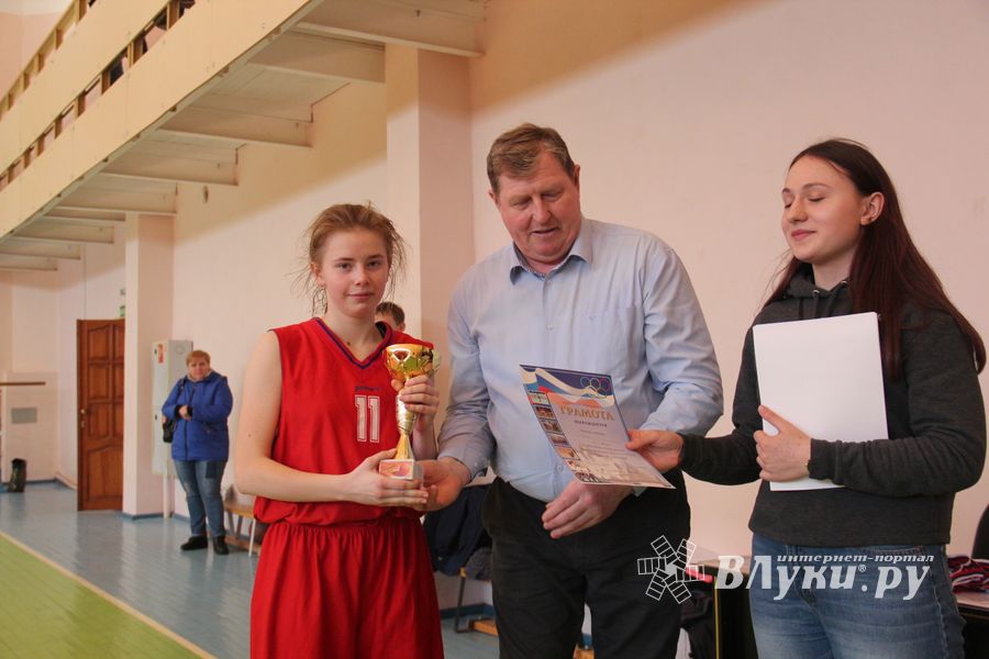 Великолучанки стали победителями областной Спартакиады по баскетболу (ФОТО)