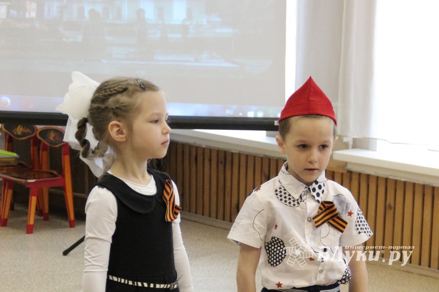 Юные великолучане отметили День победы (ФОТО)