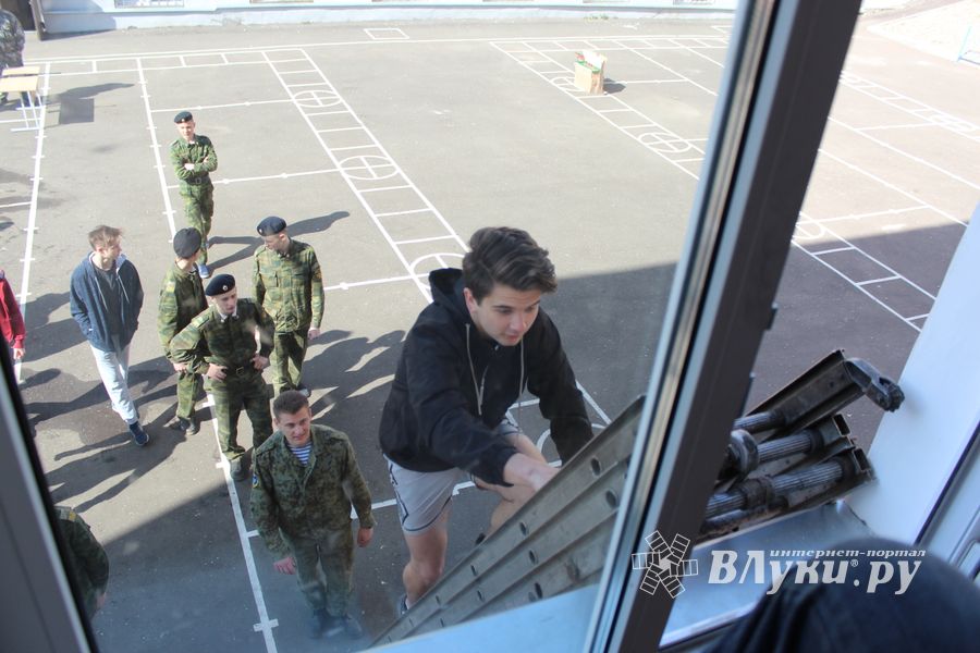 В Великих Луках спасали «заложников» (ФОТО)