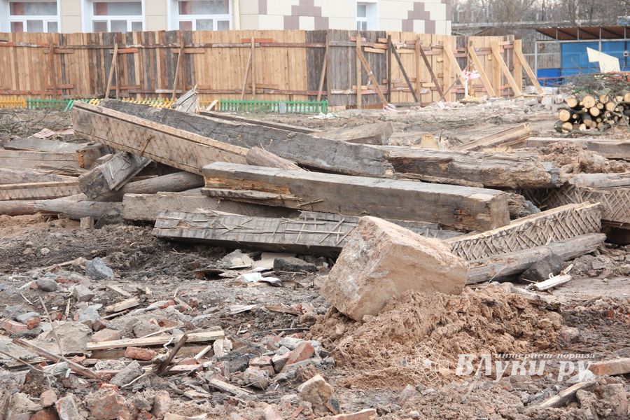 Строительство новой школы в Великих Луках — все идет по плану (ФОТО)