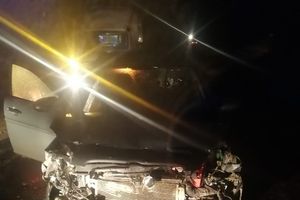 Под Великими Луками легковушка врезалась в грузовик (ФОТО)