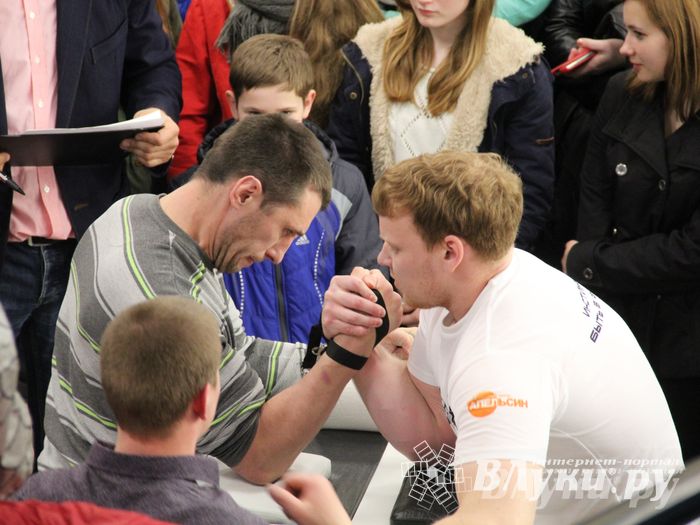 В ТЦ «Апельсин» прошла весенняя ночь распродаж