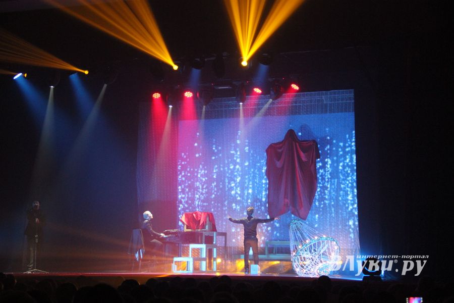 Состоялся концерт братьев Сафроновых «Империя иллюзий» (фото)