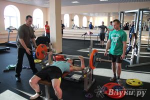 Соревнования по пауэрлифтингу прошли в Великих Луках (фото)