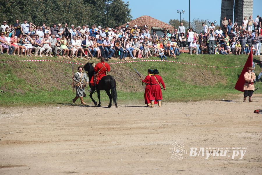 Великолукская Крепость соединила прошлое и настоящее (ФОТО)