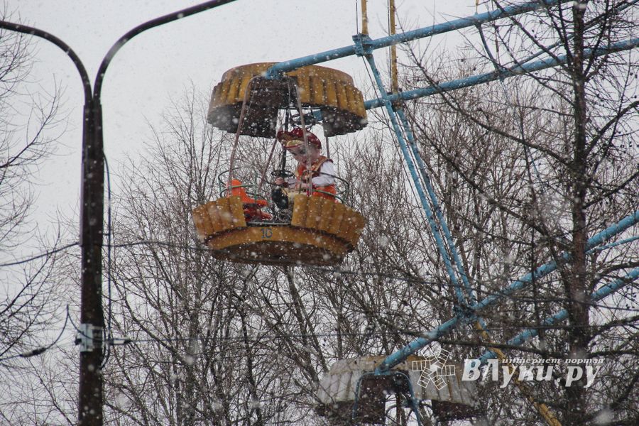 В Великих Луках сожгли Масленицу (фото)