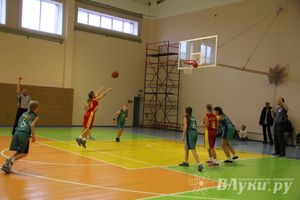 Великолукские баскетболисты стали победителями междугородних соревнований по баскетболу