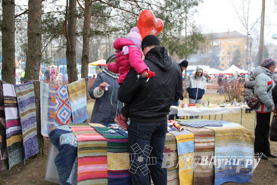 Гуляния широкой великолукской Масленицы