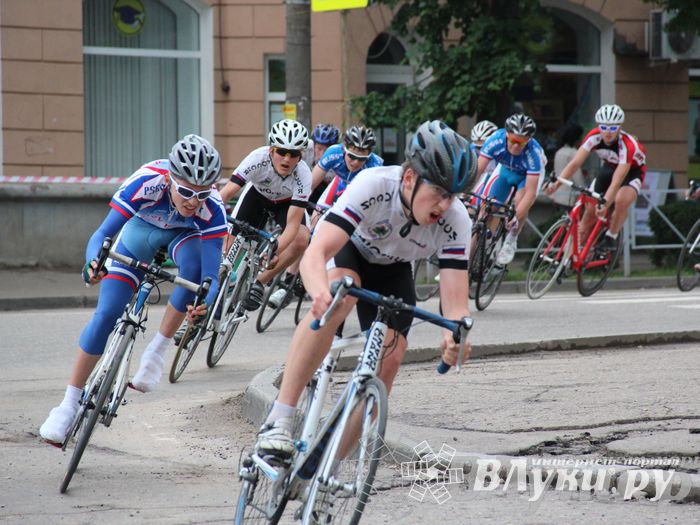 Гонка-критериум по велосипедному спорту