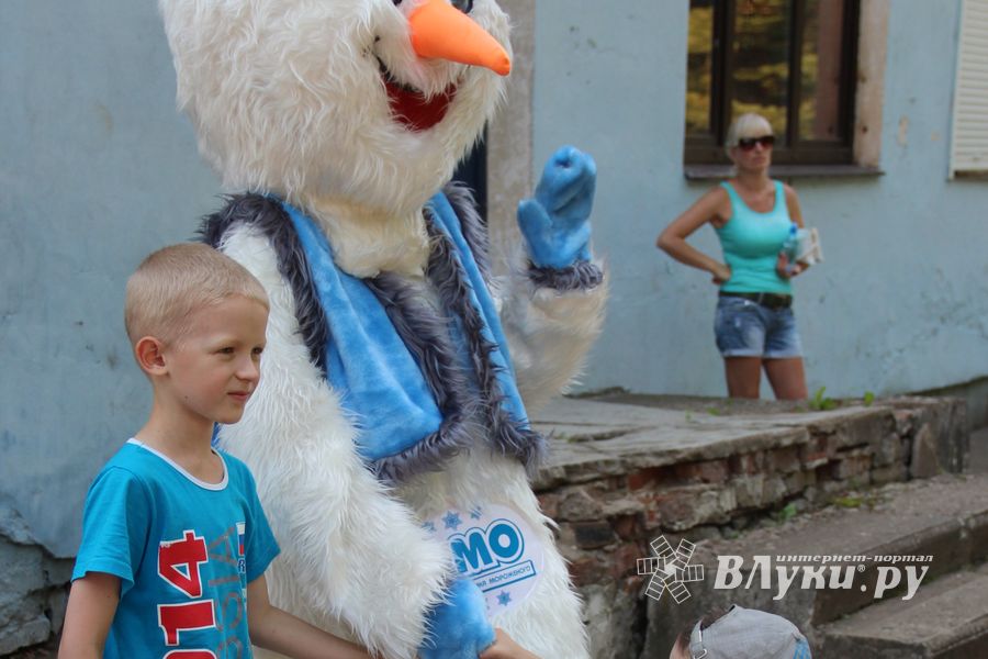 В городском парке Великих Лук прошёл День мороженого