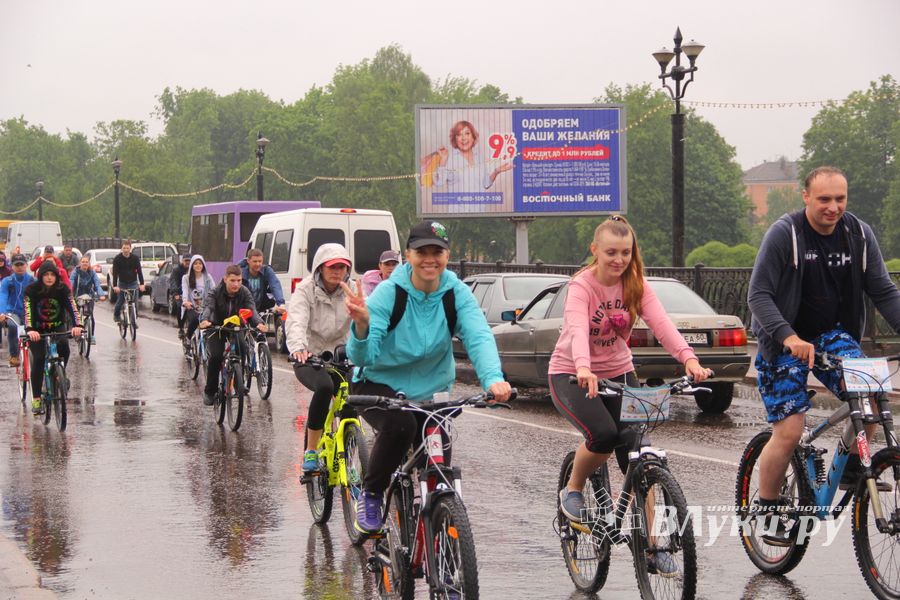 Зигзаг здоровья выполнили великолукские велосипедисты (ФОТО)