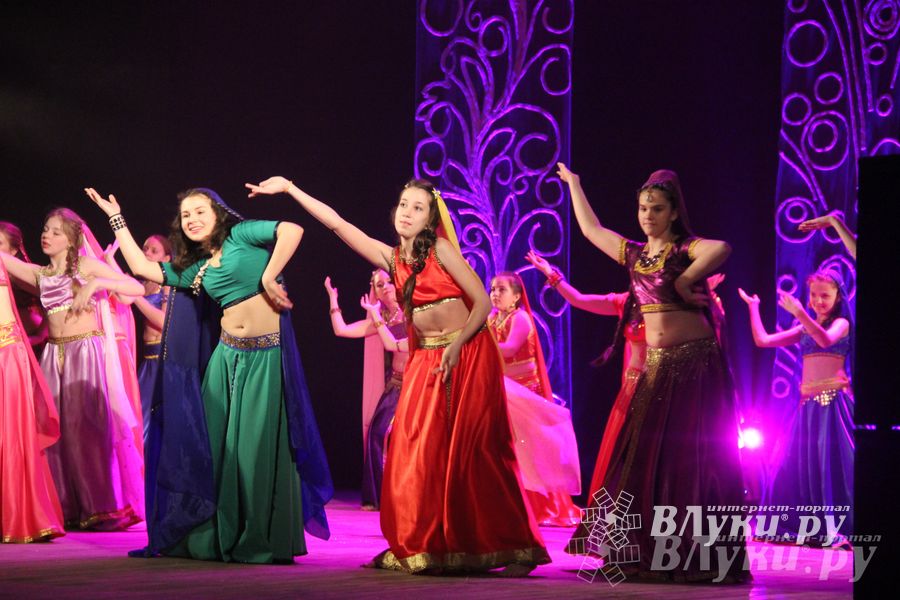  В ДК им. Ленина состоялся отчетный концерт студии восточного танца «Восточные сладости» (фото)
