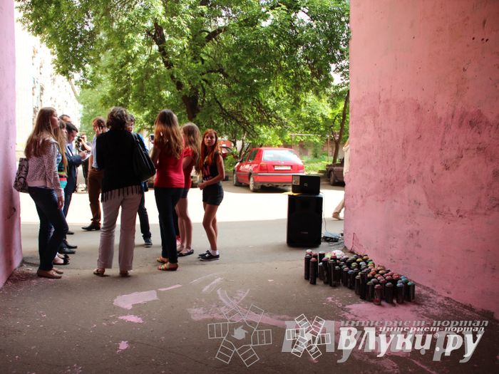 В Великих Луках прошел городской конкурс «Граффити — новый взгляд»