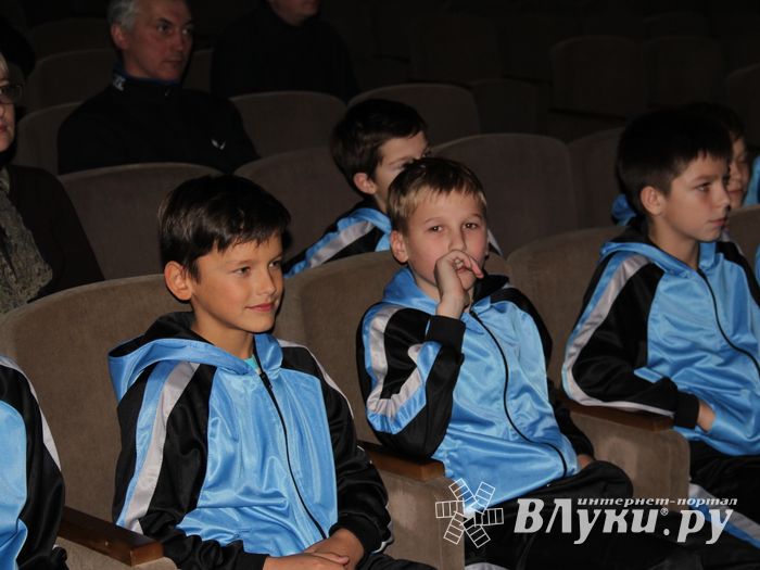 В Великих Луках наградили лучших спортсменов