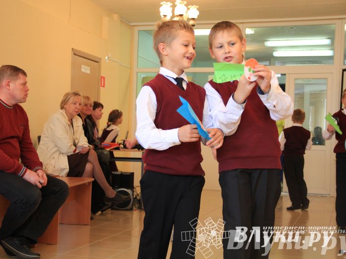 Великолукских лицеистов посвятили в «Маленькие мастера»