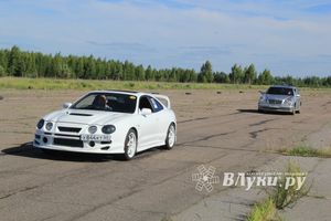 В Великих Луках прошел I этап Открытого чемпионата г. Великие Луки по Drag Racing (фото)