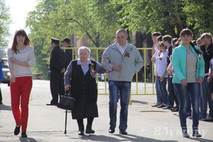 Парад Победы в Великих Луках (фото)