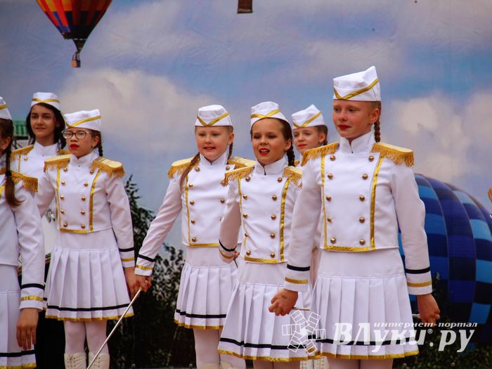 В Великих Луках День России отметили большим концертом (ФОТО)