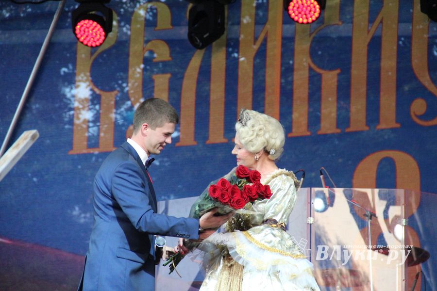 Людмила Чурсина и Пелагея поздравили Великие Луки с 850-летием (ФОТО)