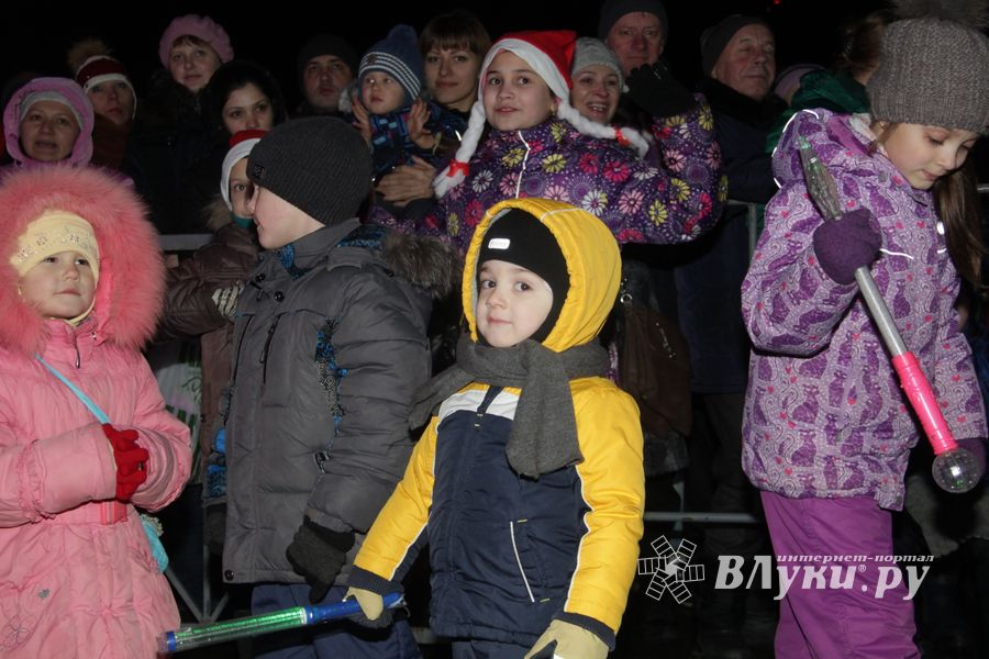 Великие Луки к встрече Нового года готовы (ФОТО)