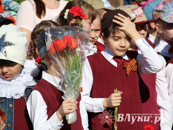 Юные великолучане почтили память бойцов Великой войны (ФОТО)