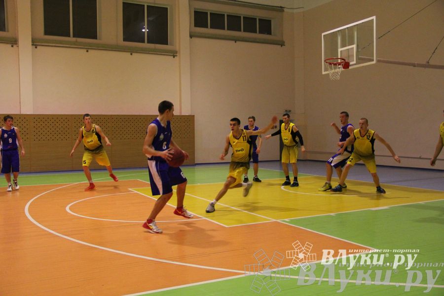 В Великих Луках проходят игры Чемпионата АСБ (фото)