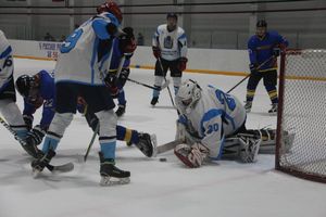 Хоккейная встреча «ЛукиСпорт» — «Барсы» состоялась в «Айсберге» (ФОТО)