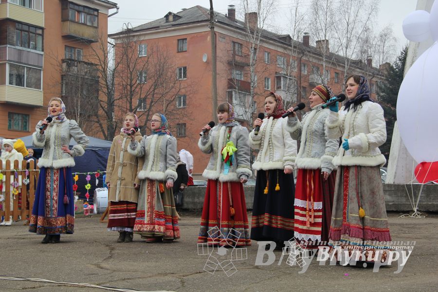 Гуляния широкой великолукской Масленицы