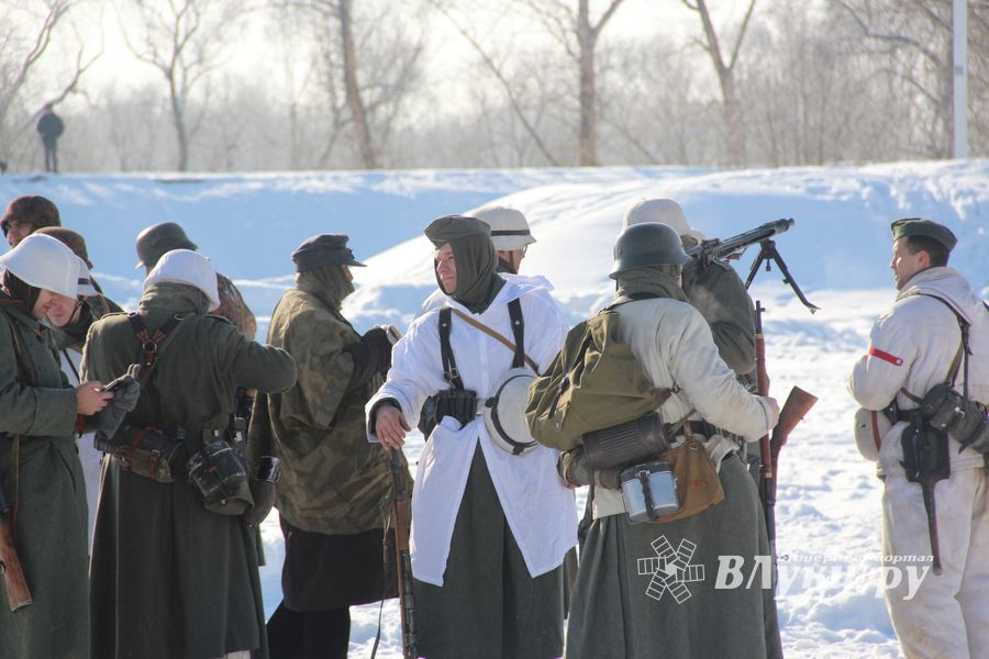 В Великих Луках реконструировали подвиг Александра Матросова (12+)(ФОТО)
