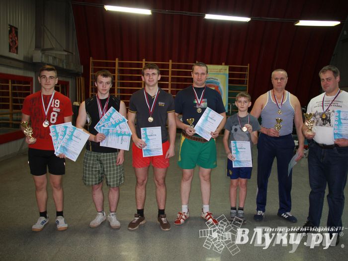 В Великих Луках состоялся Чемпионат по гиревому спорту (фото)