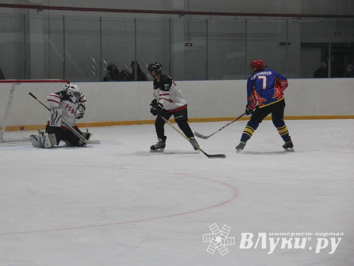 ХК «ЛукиСпорт» разгромила команду Невеля (ФОТО)