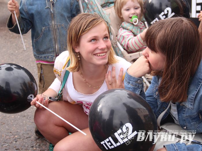 ​Tele2 поздравила великолучан с Днем рождения любимого города (фото)
