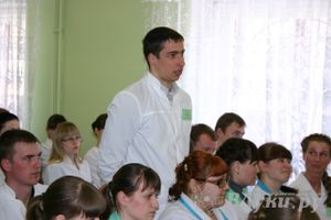 Губернатор встретился со студентами Великолукского медучилища (фото)