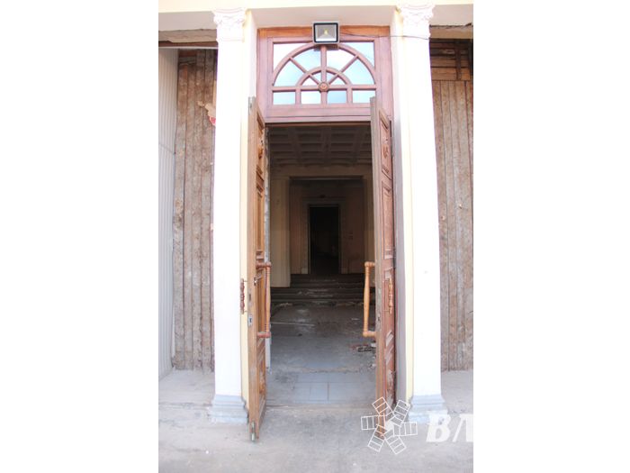 В театре не могут быть пластиковые окна... (фото)