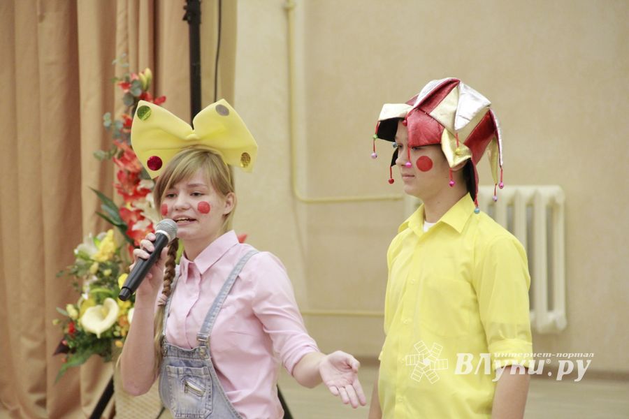 Великолукские первоклассники перевоспитали Бабу-Ягу (ФОТО)